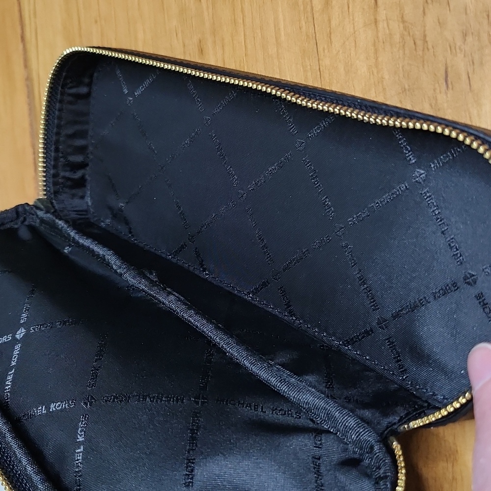 Michael Michael Kors Black Leather Travel/Cosmetic Pouch NWT - Picture 7 of 8